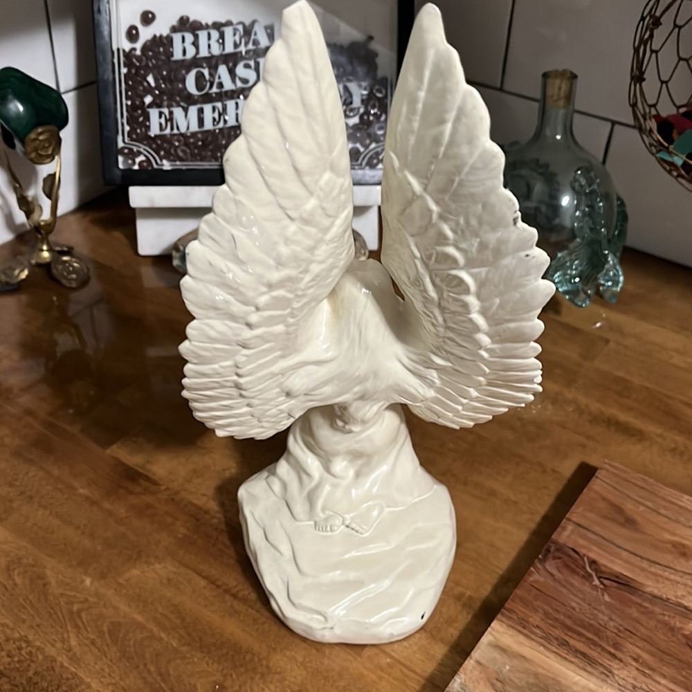 ❣️Native American First People White Ceramic Sculpture of Woman with Wings 🦅❣️ - Picture 5 of 11